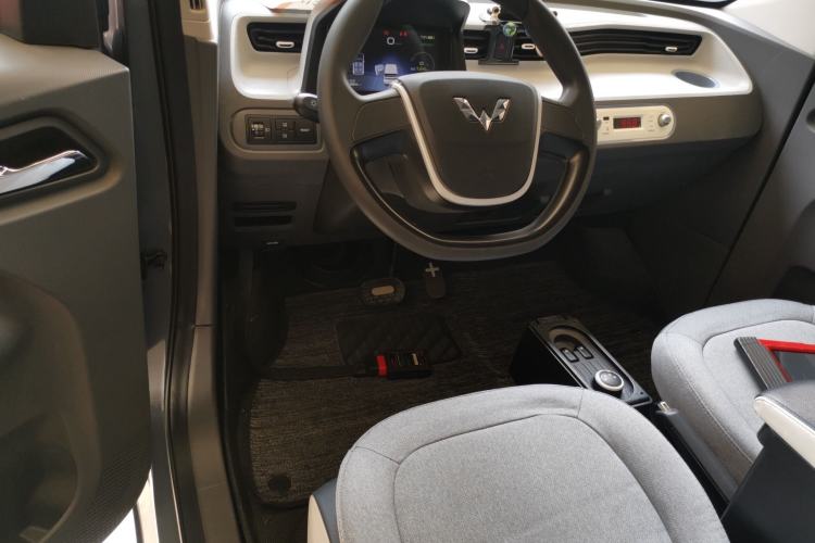 Used Wuling Hongguang MINIEV 2021 Macaron Premium Model – Lithium Iron Phosphate Center Console