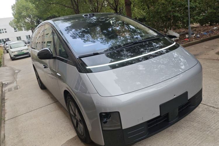 Used Li Auto MEGA 2025 Home Family Special Edition

