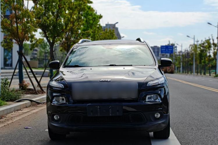 Used Jeep Cherokee 2016 2.4L Leading Edition
