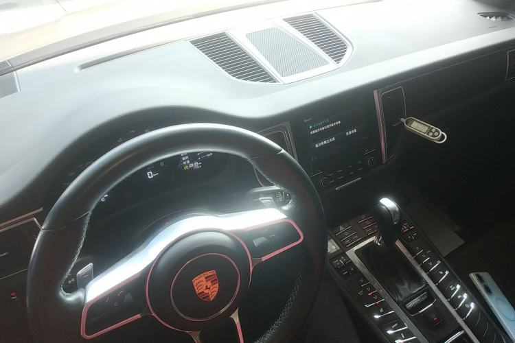 Used Porsche Macan 2017 Macan 2.0T Center Console