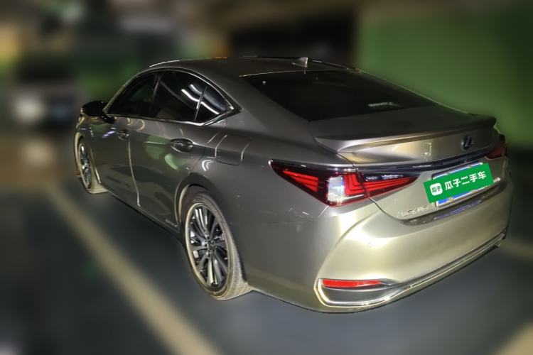 Used Lexus ES 2018 300h Premium Edition China V Standard
