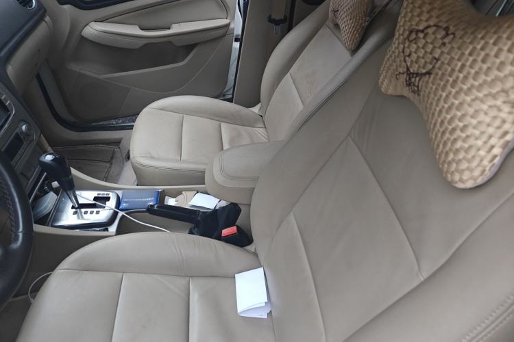 Used Ford Focus 2013 Hatchback Classic 1.8L Automatic Fashion Edition
