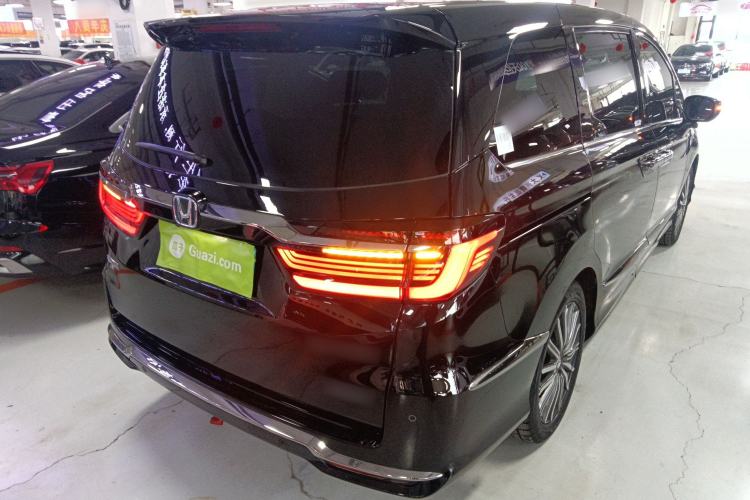 Used Honda Elysion 2024 2.0L eHEV Classic Edition Rear Right 45 Deg