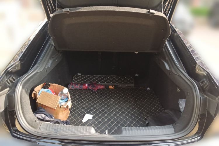 Used CHANGAN UNI-V 2024 1.5T Luxury Edition Trunk