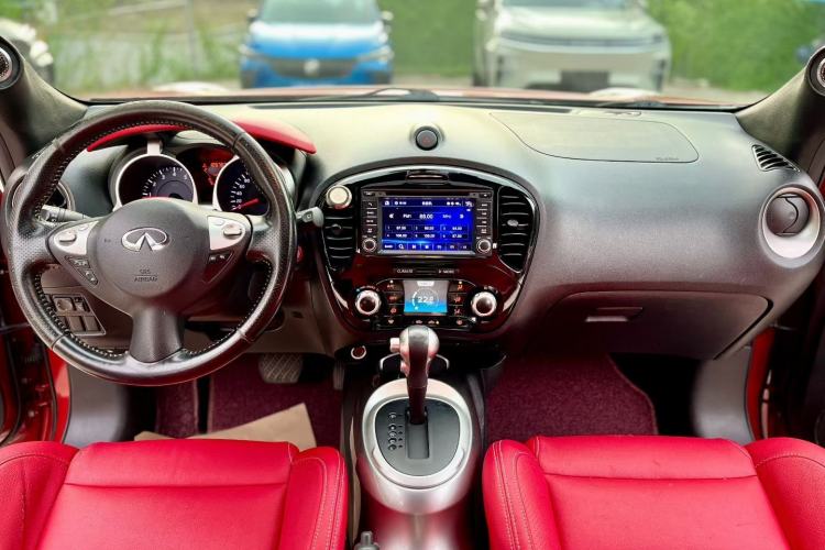 Used Infiniti ESQ 2014 1.6L Spontaneous Edition