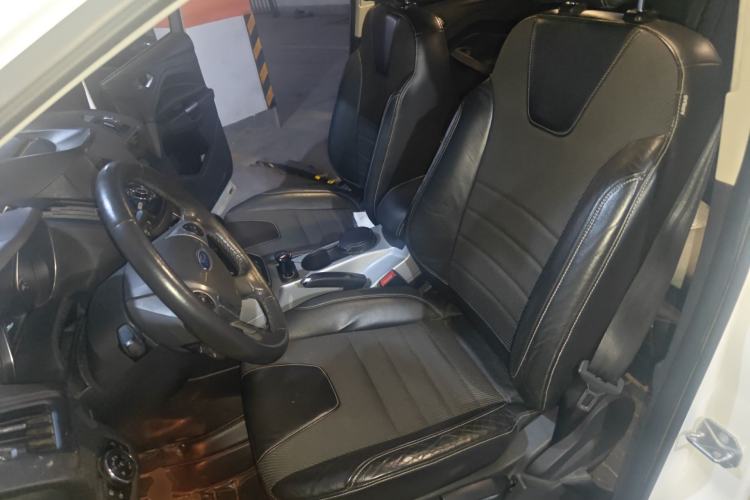 Used Ford Kuga 2013 1.6L GTDi Two-Wheel-Drive Trend Model Left Front Seat