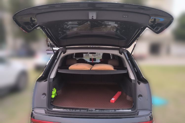 Used Audi Q7 2018 45 TFSI Technology Edition Trunk