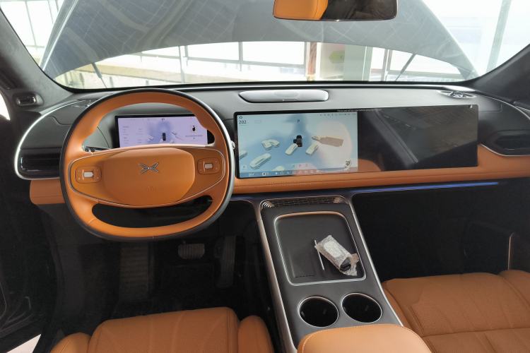 Used XPeng G9 2025 625 Long-Range Max Interior 2