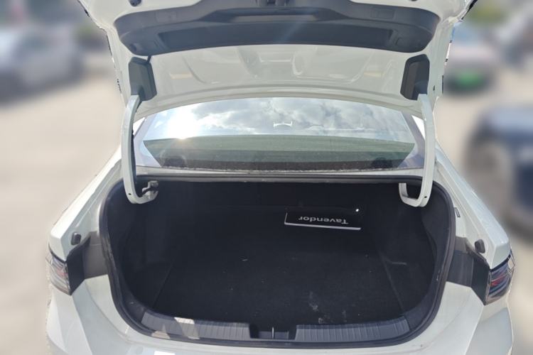 Used Volkswagen Sagitar 2026 Model L 300TSI DSG Luxury Version Trunk