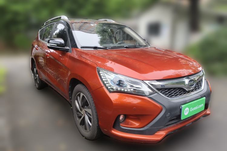 Used BYD Song 2016 2.0TID Automatic Prestige Edition Front Right 45 Deg