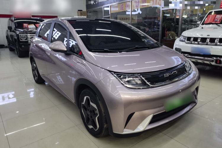 Used BYD Dolphin 2021 405 km Fashion Edition Front Right 45 Deg