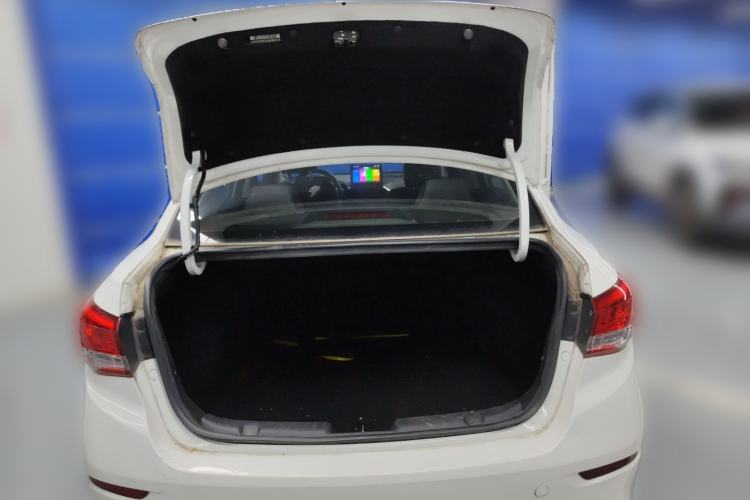 Used CHANGAN Alsvin 2019 1.5L DCT Comfort Model China VI Standard Trunk