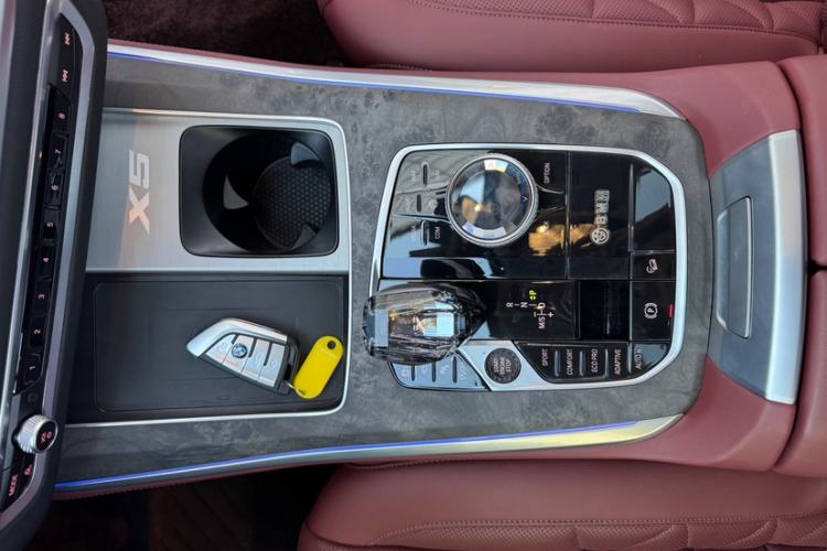 Used BMW X5 2022 Restyled xDrive 30Li Luxury Version M Sport Package
