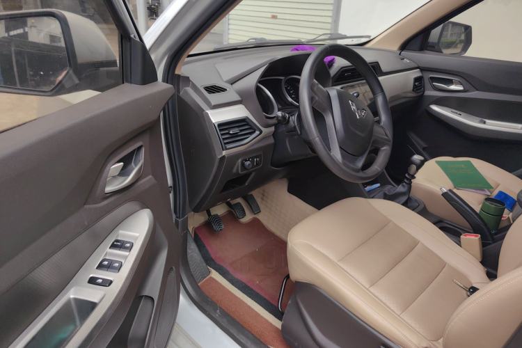 Used Wuling Hongguang 2019 1.5L S Comfort Edition China VI LAR
