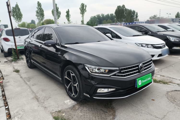 Used Volkswagen Magotan 2023 2 Million Units Limited Edition 330TSI DSG Leading Version Exterior 1