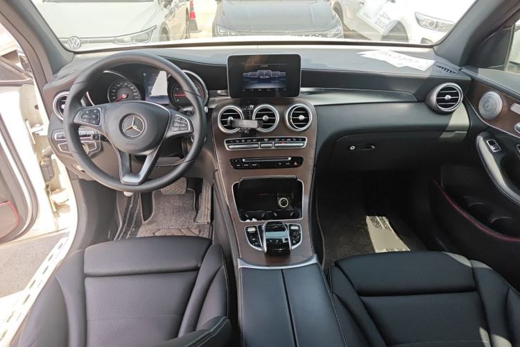 Used Mercedes-Benz GLC 2016 GLC 300 4MATIC Dynamic Model
