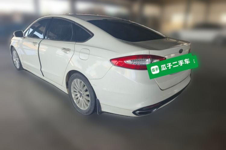Used Ford Mondeo 2013 2.0L GTDi 200 Luxury Model Rear Left 45 Deg