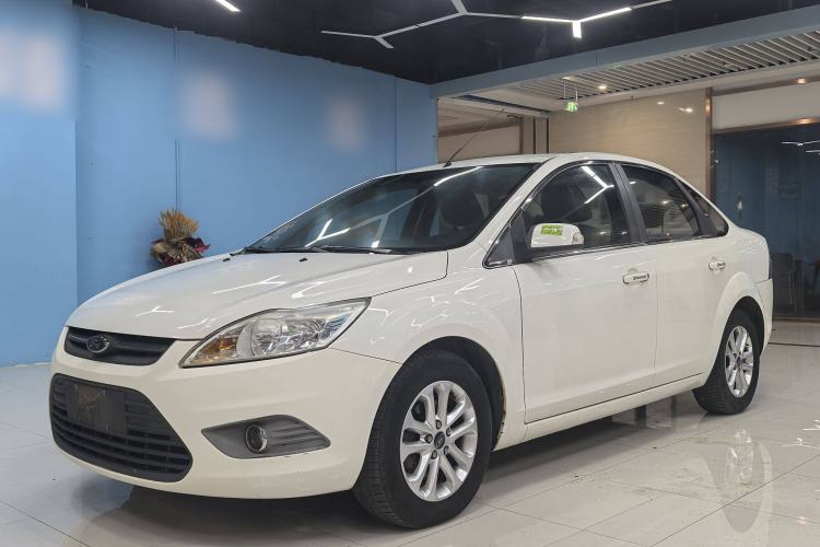 Used Ford Focus 2013 Sedan Classic 1.8L Manual Base Model