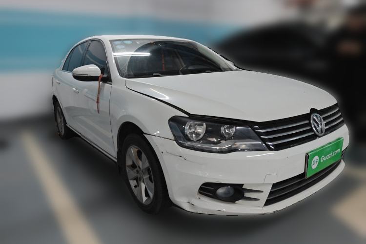 Used Volkswagen Bora 2015 Value Edition 1.6L Automatic Comfort Version Front Right 45 Deg