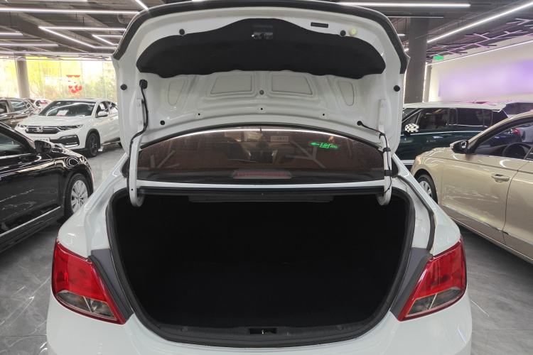 Used Hyundai Verna (older generation) 2016 1.4L Manual Smart GLS Trim