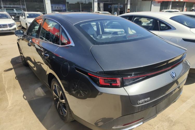 Used CHANGAN Eado 2025 Blue Whale 1.5T 500Bar Prestige Model
