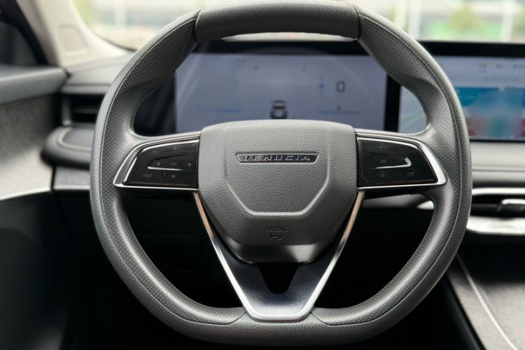 Used Venucia V 2021 260T Idol Edition