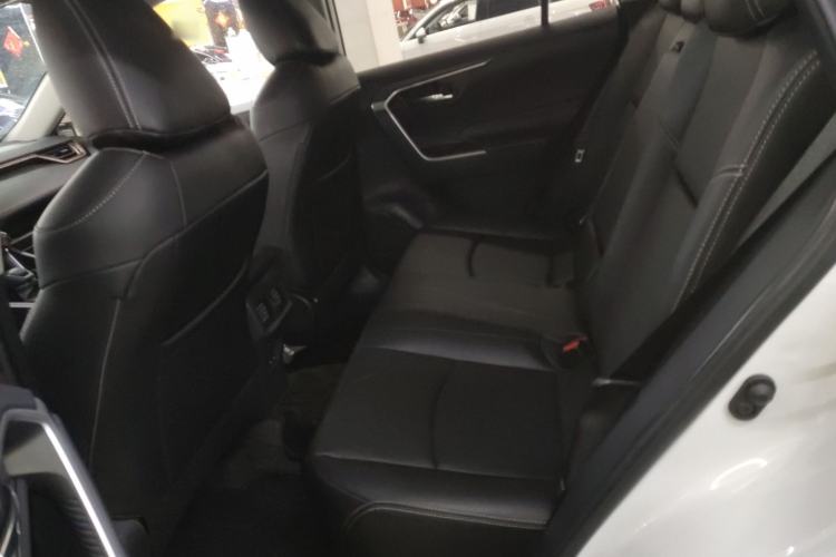 Used Toyota RAV4 2021 2.0L CVT Two-Wheel Drive Fashion Edition