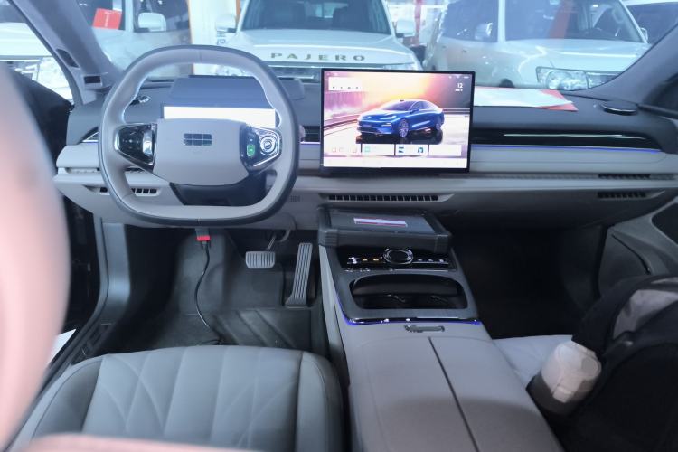 Used Geely Galaxy 8 2025 130km EM-P Starship Edition Center Console