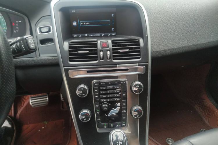 Used Volvo XC60 2014 Facelift T5 Personalized Sport Edition
