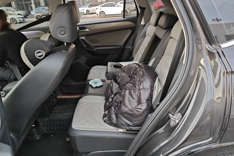 Used Volkswagen Tayron 2023 330TSI Two-Wheel-Drive R-Line High-Energy Version Left Rear Seat