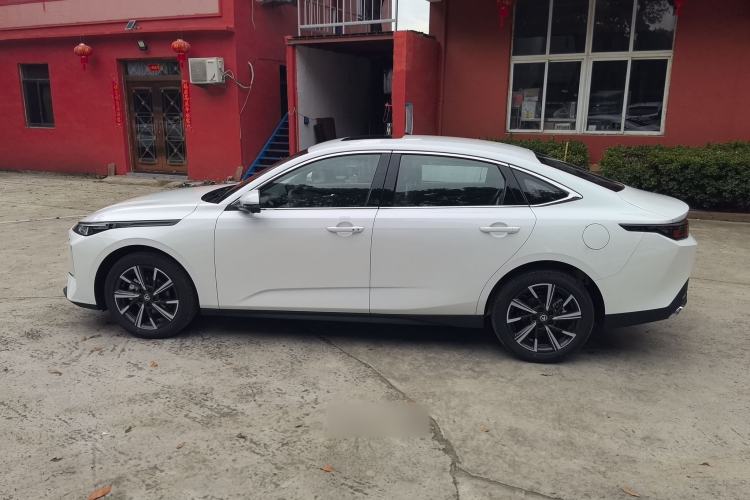 Used CHANGAN Eado 2025 Blue Whale 1.5T 500Bar Prestige Model
