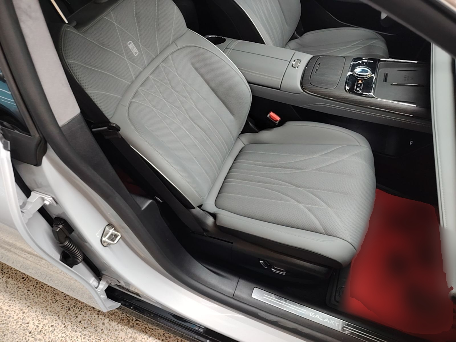 Geely Galaxy E8 2025 700 km Long-Range Intelligent Driving Version — снимка 19