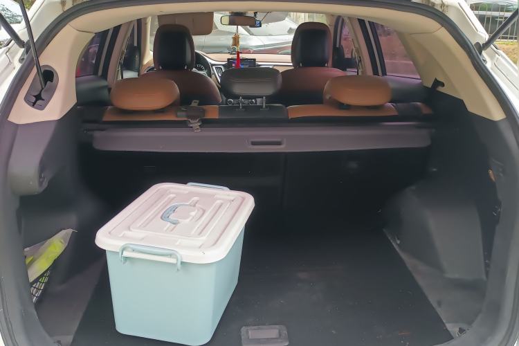 Used Soueast DX7 2015 1.5T Automatic Prestige Model Trunk