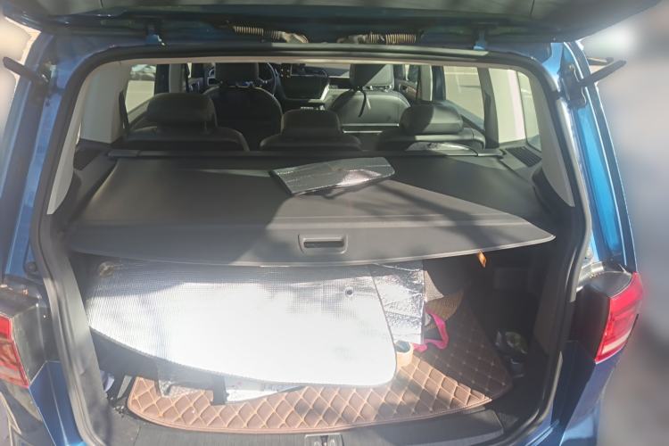 Used Volkswagen Touran 2016 Volkswagen Touran L 280TSI DSG Comfort Edition Trunk