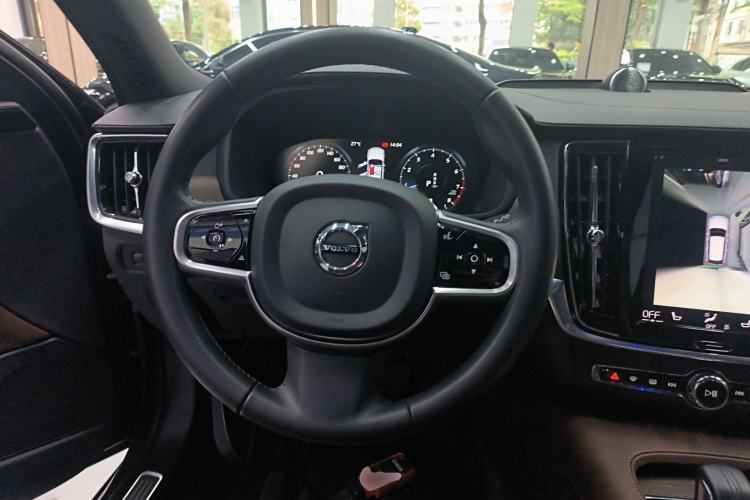 Used Volvo V90 2021 Cross Country B5 AWD Prestige Edition