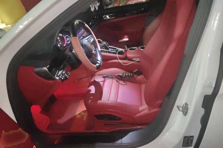 Used Porsche Panamera 2023-Year Restyled Panamera Executive Extended Platinum Edition 2.9T Left Front Seat