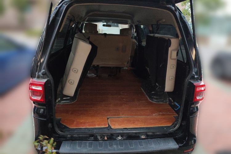 Used FORTHING Lingzhi 2023 M5L 1.6L Base Model 7 Seats
