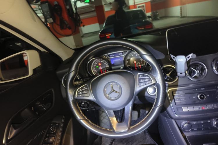 Used Mercedes-Benz GLA 2017 GLA 200 Sport Edition Steering Wheel