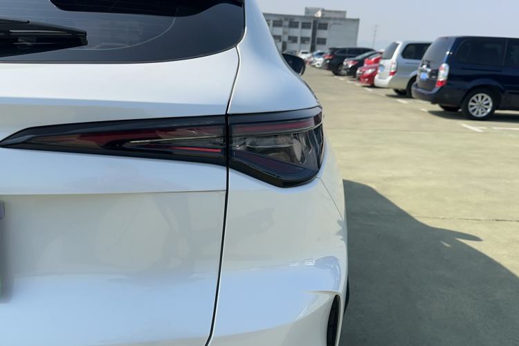 Used CHANGAN OSHAN X5 PLUS 2023 Revised 1.5T DCT Pioneer Edition Exterior 5