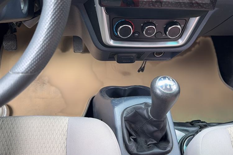 Used Jinbei T5 2022 1.6L Standard Version Rear Dual Wheels 3.4 Meters China VI SWD16M