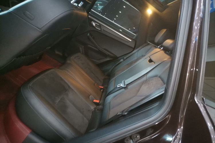 Used Porsche Macan 2018 Macan 2.0T Left Rear Seat