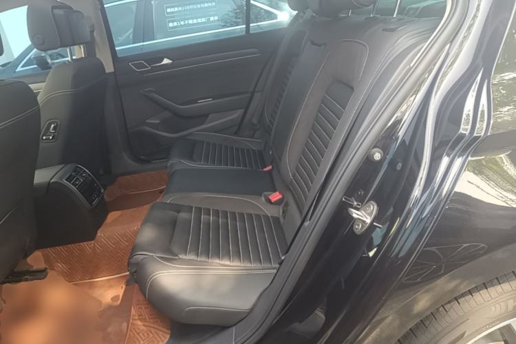 Used Volkswagen Magotan 2020 330TSI DSG Luxury Edition Left Rear Seat