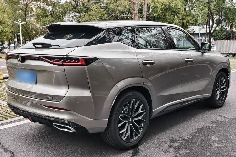 Used CHANGAN UNI-Z 2025 1.5T Luxury Version
