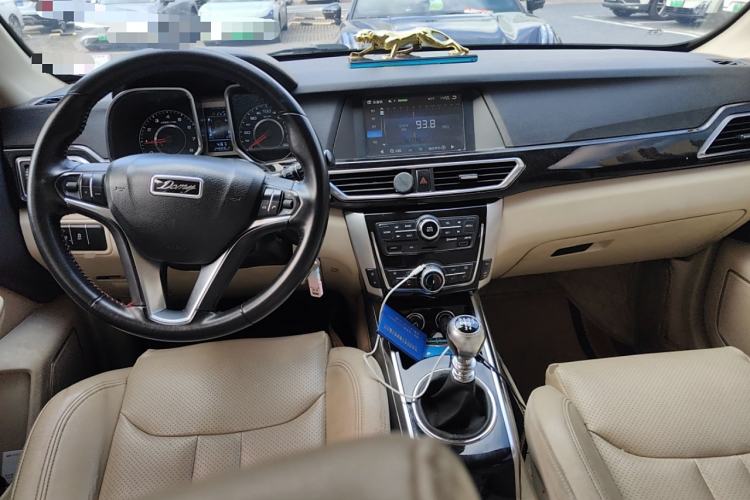 Used Zotye Domy X5 2017 Upgraded Model 1.5T Manual Luxury Version
