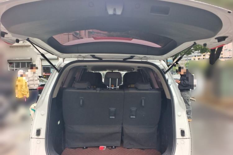 Used Baojun 730 2019 1.5L Manual Fashion Model 7-seater China VI Trunk