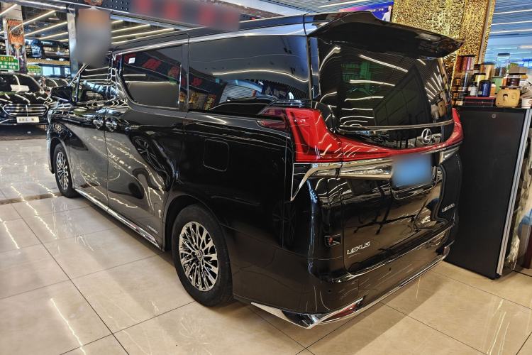 Used Lexus LM 2020 300h Four-Seat Grand Edition Exterior 5