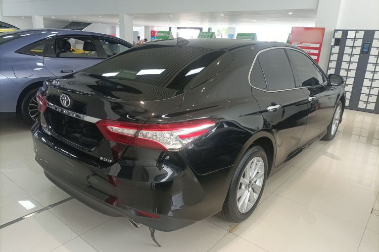 Used Toyota Camry 2021 2.0G Luxury Edition
