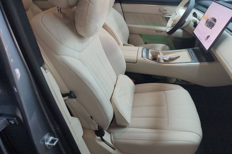 Used ONVO Luxeed L90 2025 Model—Ultra Six-Seater Version
