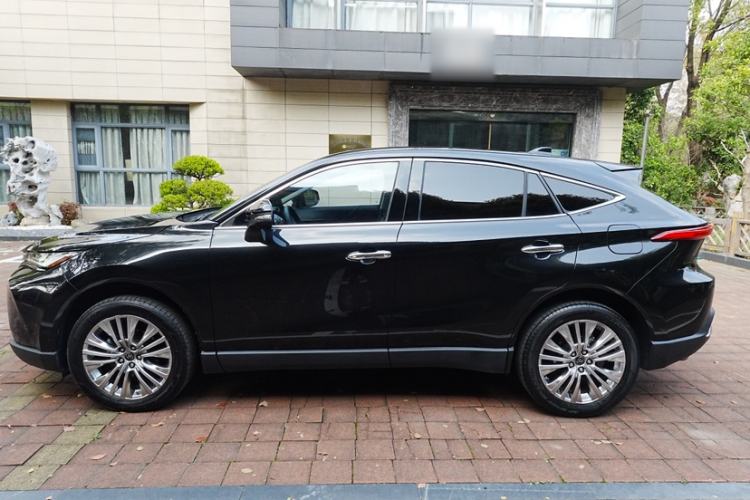 Used Toyota Harrier 2022 2.0L CVT Two-Wheel Drive Deluxe Edition Exterior 2