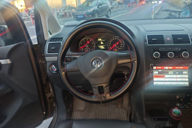 Used Volkswagen Touran 2015 1.4T Manual Comfort Edition 5-Seater
